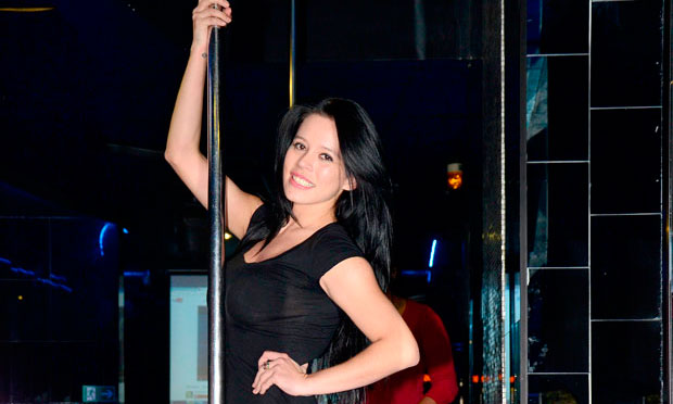 VIDEO: El feroz porrazo de Angie Alvarado bailando en club nocturno  Glamorama