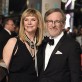 El look del poder: Steven Spielberg y esposa.