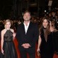 Russell Crowe y sus hijas.