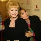 Madre e hija: Debbie Reynolds y Carrie Fisher en un evento a beneficencia en 2003.