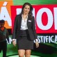 Secretaria ejecutiva, pero fome: Mariana Loyola, con el look de la comedia Papá Mono.