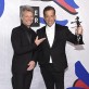 El diseñador Kenneth Cole, uno de los premiados, y lo que queda de Bon Jovi.