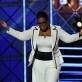 A Oprah Winfrey la aplaudieron de pie, pero ni un brillo estilístico.