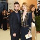 Emma Stone con Nicolas Ghesquiere, el diseñador detrás de Vuitton.