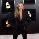 AME1711. LOS ANGELES (ESTADOS UNIDOS), 10/02/2019.- La cantante Miley Cyrus posa a su llegada este domingo a la alfombra roja de la ceremonia de entrega de los Premios Grammy en el Staples Center en Los Ángeles, California (Estados Unidos). EFE/Armando Arorizo Ceremonia de entrega de los premios Grammy