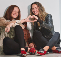 Angélica Castro y Laura zapatos