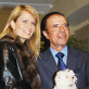 2002: El matrimonio visita Santiago con su nueva mascota, el perrito Korky.