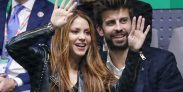 FILE PHOTO: Madrid, Spain - November 24, 2019   Kosmos CEO and FC Barcelona player Gerard Pique with wife, Shakira during the match between Spain's Rafael Nadal and Canada's Denis Shapovalov   REUTERS/Sergio Perez/File Photo