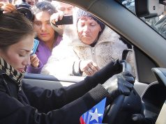 04 de Septiembre de 2011/SANTIAGO_.

 La coanimadora del programa "Buenos Dias a Todos" Carolina de Moras abandona las dependencias de TVN despues de la Misa para dirigirse al Parque del recuerdo en donde se realizara el funeral de Roberto Bruce, quien falleciera en el fatal accidente de Juan Fernandez

Foto:Pedro Cerda/Agenciauno