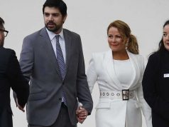 145 de Septiembre del 2019/SANTIAGO
 
Diputado Joaquin Lavin, junto a la alcaldesa de Maipu Cathy Barriga ingresan al Tedeum evangelico

FOTO:SEBASTIAN BROGCA/AGENCIAUNO