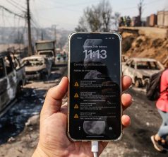 3 DE FEBRERO DE 2024 / VALPARAÍSO 
Incendios forestales causan daños en el sector El Olivar, casas destruidas por el fuego
FOTO: DIEGO MARTIN/AGENCIAUNO