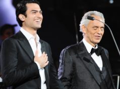 26 DE FEBRERO DE 2024 / VIÑA DEL MAR
Andrea Bocelli, junto a su hijo, Matteo Bocelli, durante la segunda noche del LXIII Festival Internacional de la Canción de Viña del Mar desde la Quinta Vergara
FOTO:  /AGENCIAUNO