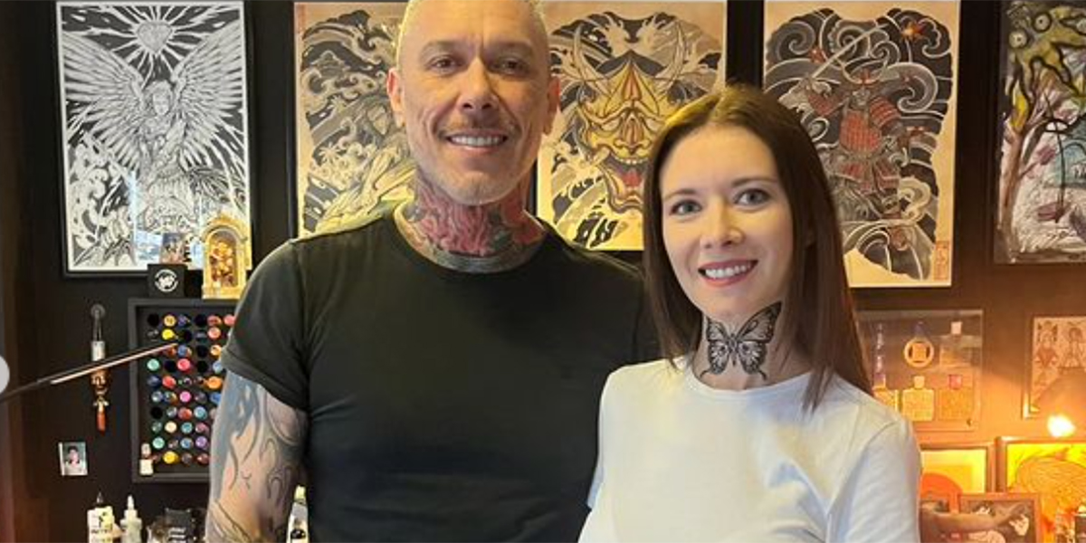 «¡Atrévanse!»: Carla Jara se tatuó una mariposa en el cuello que no sería permanente, sino parte de una campaña